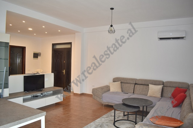 Apartament 3+1 per qira tek rruga Arben Broci ne Tirane.&nbsp;
Apartamenti pozicionohet ne katin e 